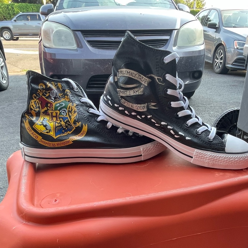 Custom Harry Potter converse